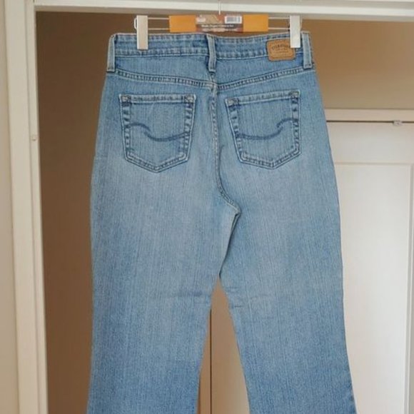 VINTAGE LEVI MID RISE BOOT CUT JEANS, SIZE 8!!! - Picture 2 of 5